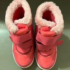 Pink toddler girl snow boots size 9